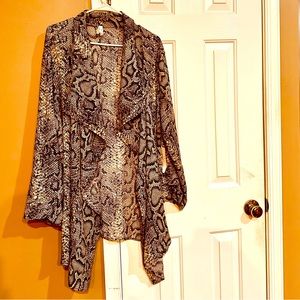 Gorgeous LIVE 4 TRUTH  CARDIGAN  Fancy  Jacket . Nice  Cardigan Jacket. Size 2X